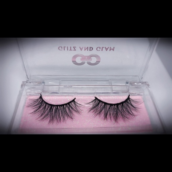 🎀Glitz & Glam Cruelty Free Lashes- Hunting… - Picture 2 of 4